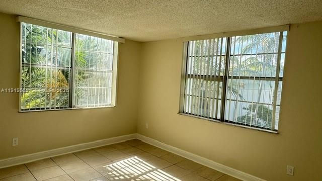 出租: $1,840 (2 贝兹, 2 浴室, 1036 平方英尺)