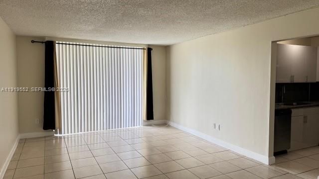 出租: $1,840 (2 贝兹, 2 浴室, 1036 平方英尺)