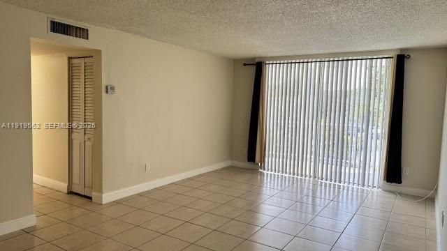 出租: $1,840 (2 贝兹, 2 浴室, 1036 平方英尺)