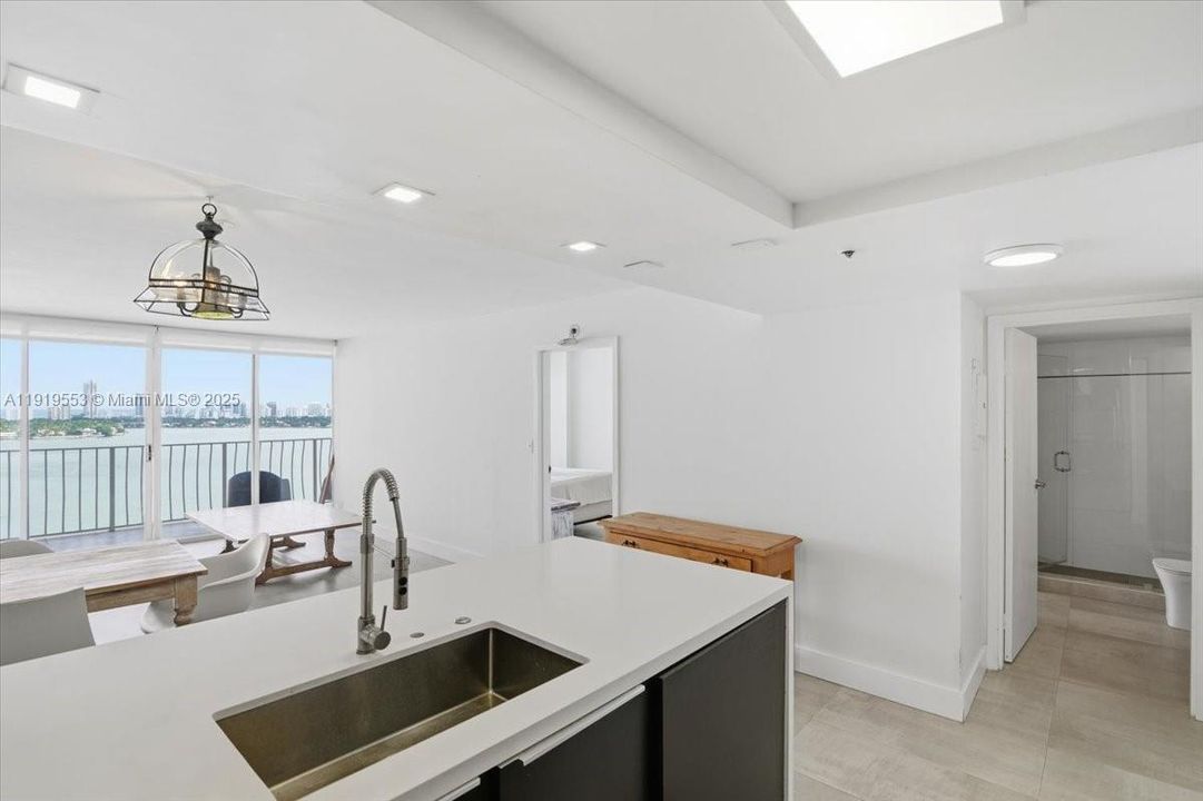For Sale: $458,000 (2 beds, 2 baths, 1030 Square Feet)