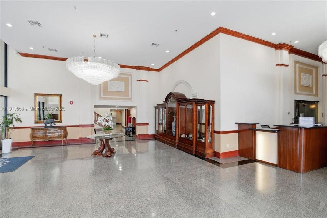 For Sale: $458,000 (2 beds, 2 baths, 1030 Square Feet)