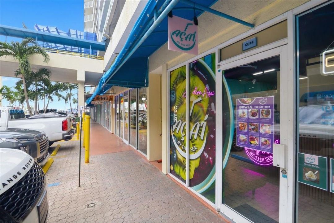 For Sale: $458,000 (2 beds, 2 baths, 1030 Square Feet)