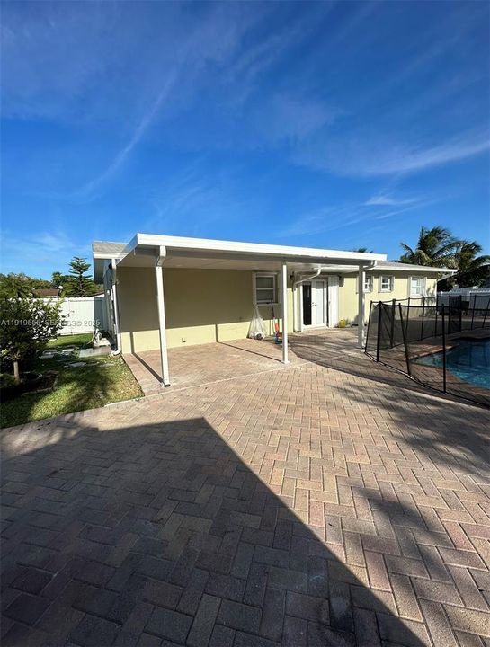 For Rent: $3,600 (3 beds, 2 baths, 1152 Square Feet)