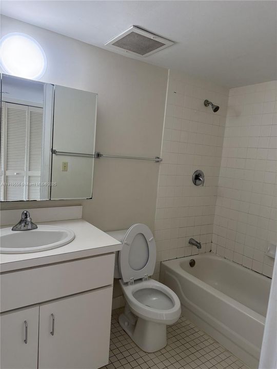 В аренду: $1,850 (0 спален, 1 ванн, 450 Квадратных фут)