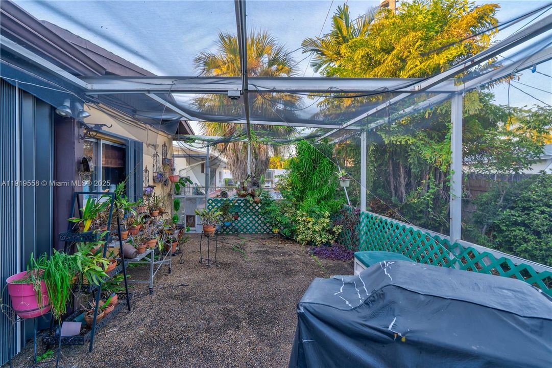 For Sale: $936,000 (4 beds, 2 baths, 1865 Square Feet)