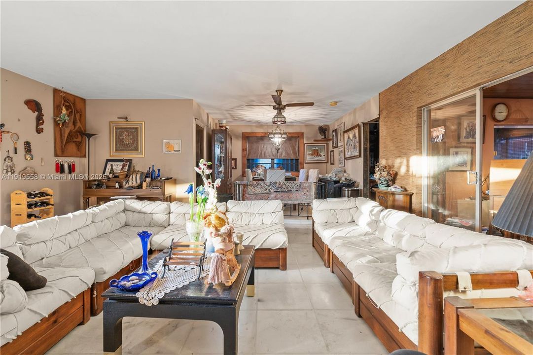 For Sale: $936,000 (4 beds, 2 baths, 1865 Square Feet)