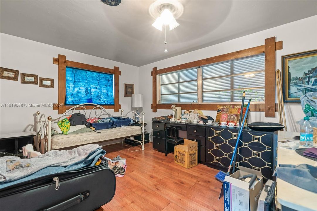 For Sale: $936,000 (4 beds, 2 baths, 1865 Square Feet)