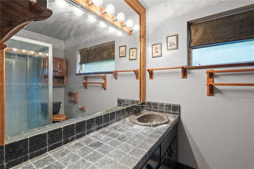 For Sale: $936,000 (4 beds, 2 baths, 1865 Square Feet)