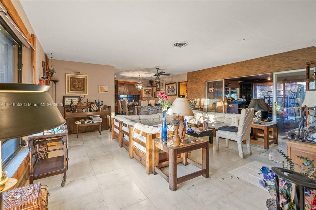 For Sale: $936,000 (4 beds, 2 baths, 1865 Square Feet)