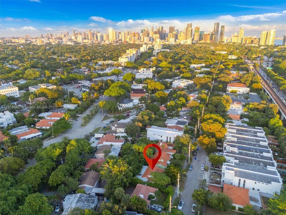 Active With Contract: $799,900 (4 beds, 2 baths, 1317 Square Feet)