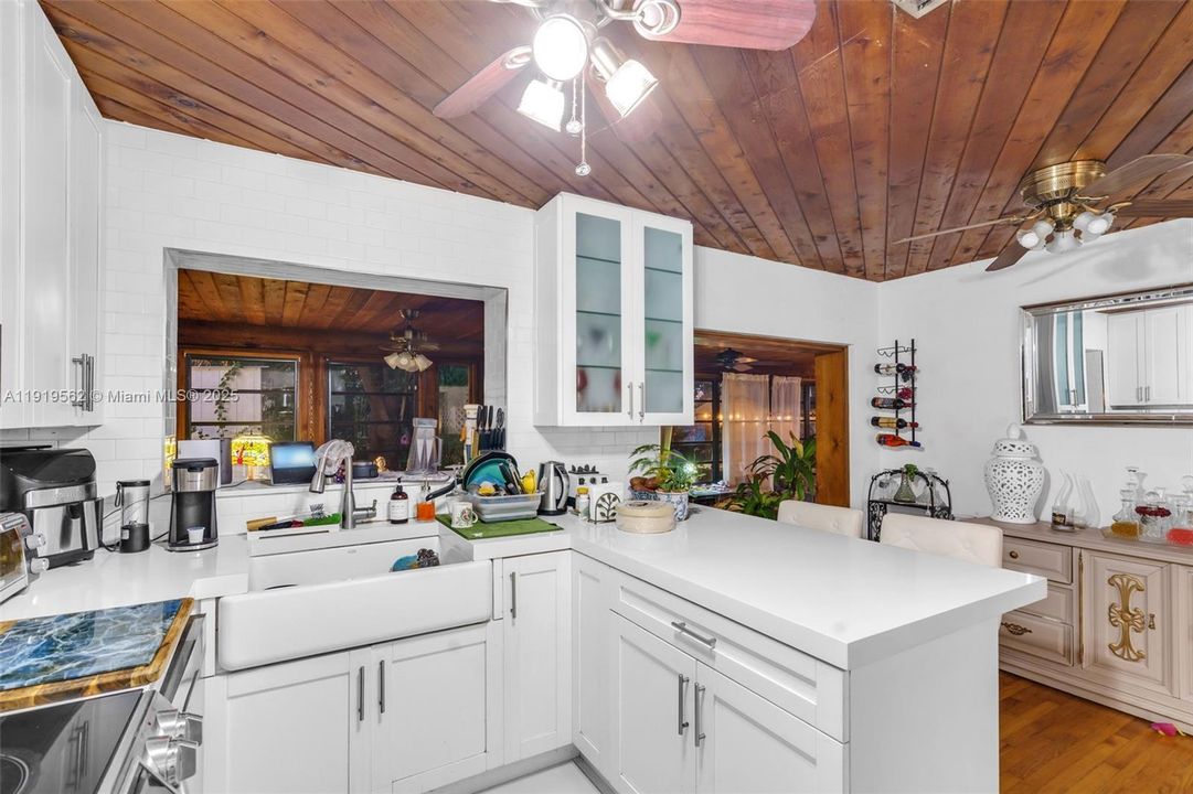 Active With Contract: $799,900 (4 beds, 2 baths, 1317 Square Feet)