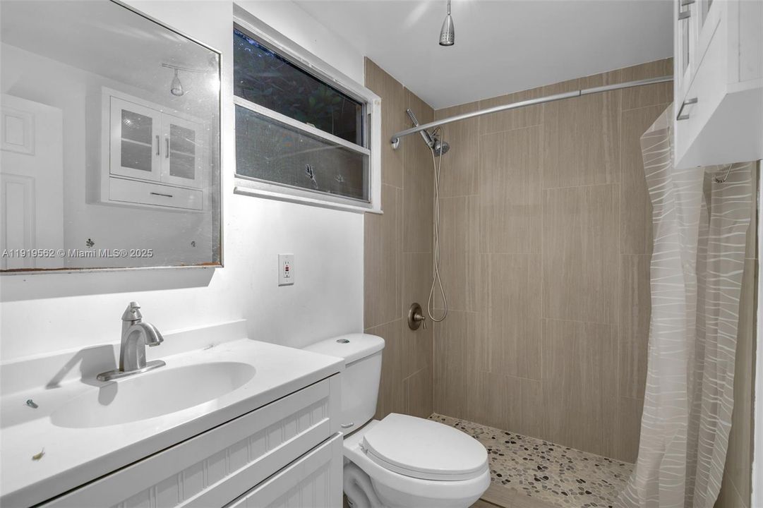 Active With Contract: $799,900 (4 beds, 2 baths, 1317 Square Feet)