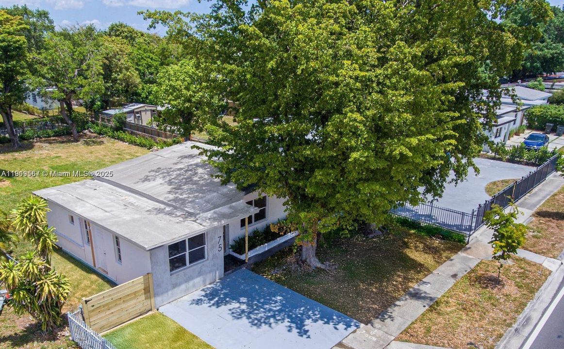 Activo con contrato: $565,000 (3 camas, 2 baños, 1064 Pies cuadrados)