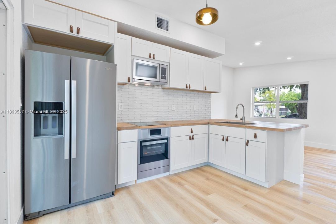 Activo con contrato: $565,000 (3 camas, 2 baños, 1064 Pies cuadrados)