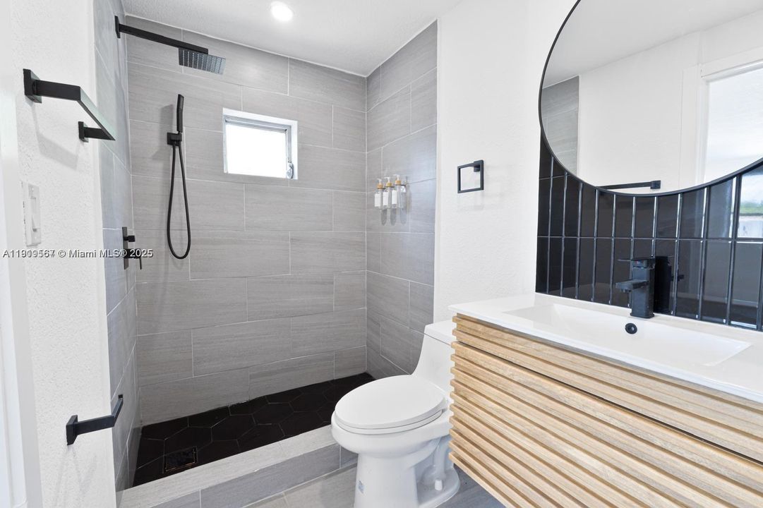 Activo con contrato: $565,000 (3 camas, 2 baños, 1064 Pies cuadrados)