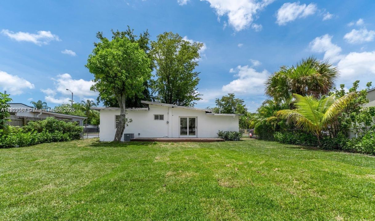 Activo con contrato: $565,000 (3 camas, 2 baños, 1064 Pies cuadrados)