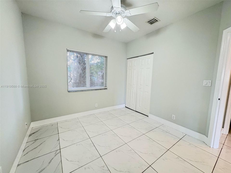 出租: $3,000 (3 贝兹, 2 浴室, 1567 平方英尺)