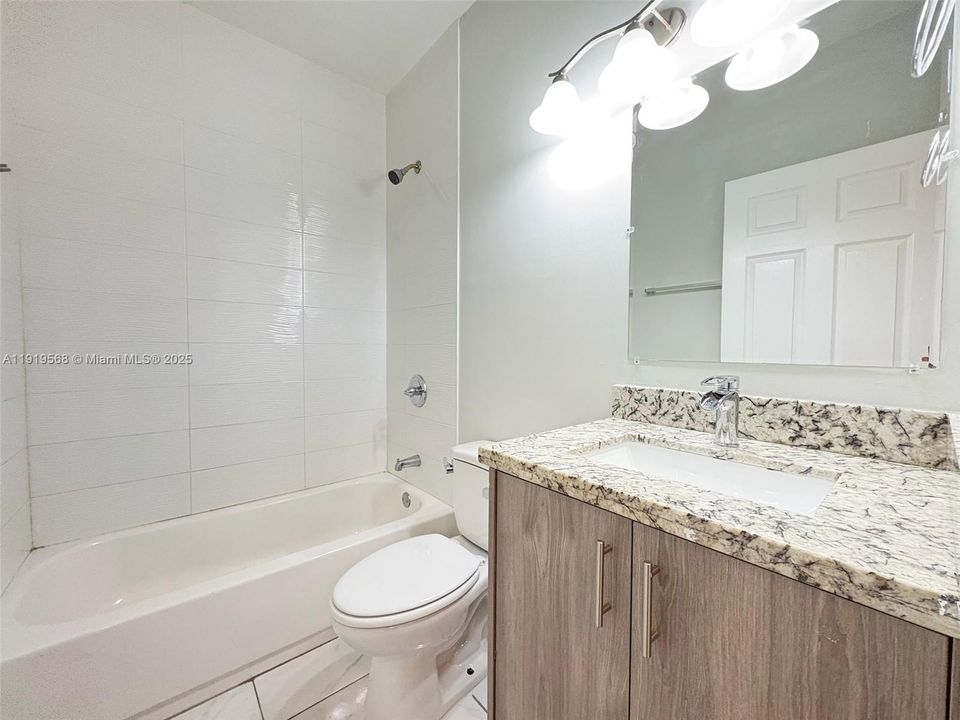 出租: $3,000 (3 贝兹, 2 浴室, 1567 平方英尺)