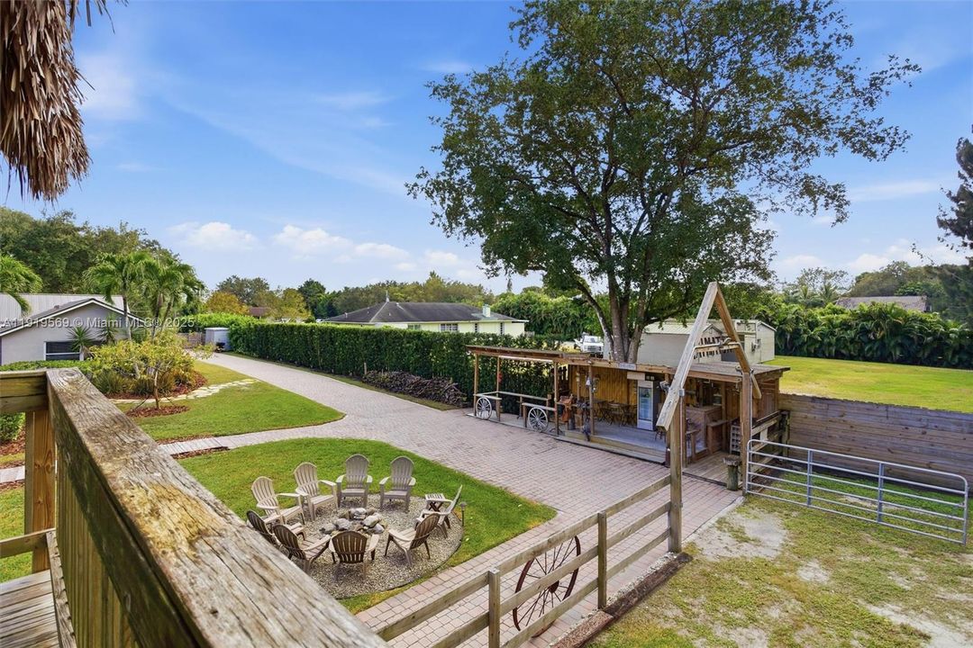 For Sale: $1,700,000 (5 beds, 3 baths, 3500 Square Feet)