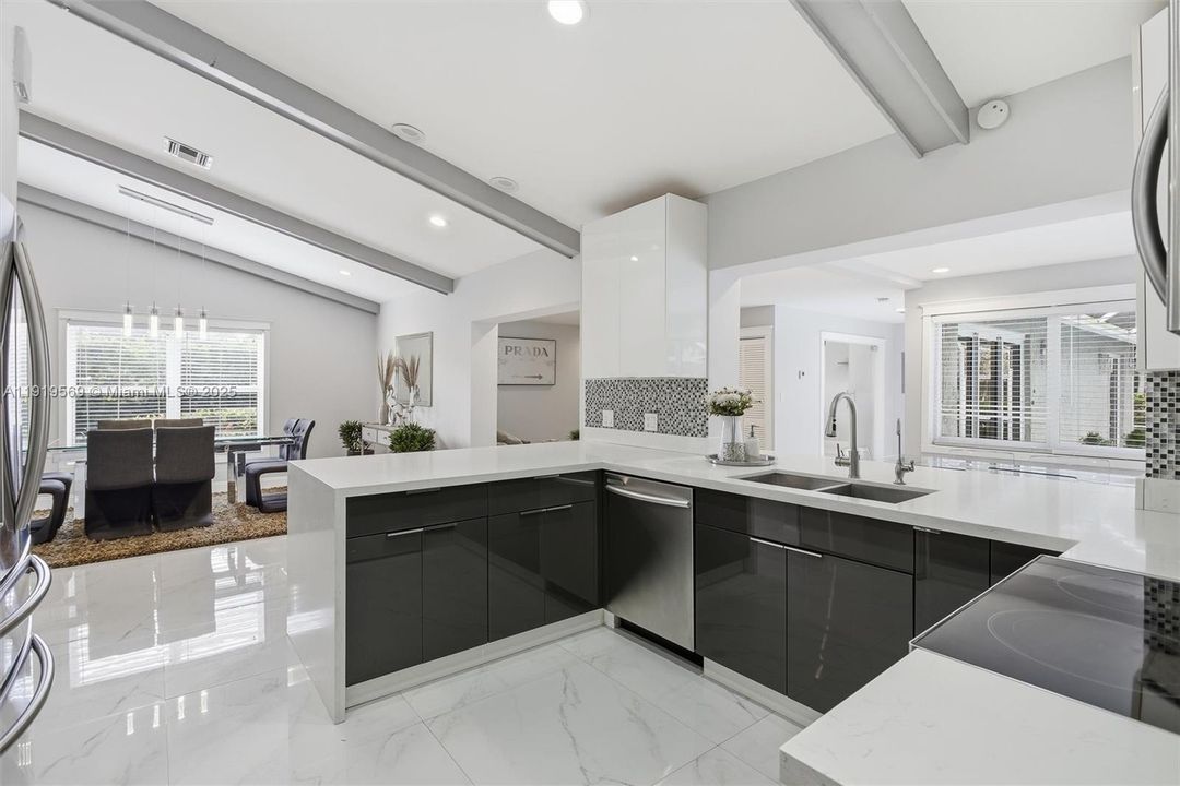 For Sale: $1,700,000 (5 beds, 3 baths, 3500 Square Feet)