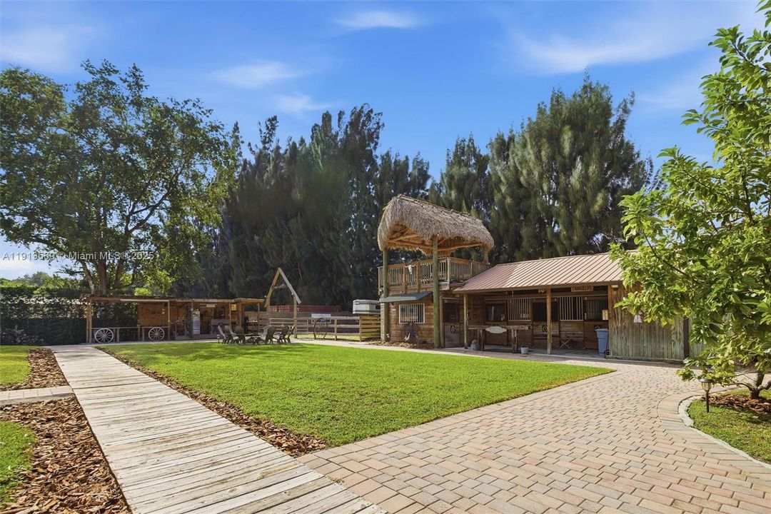 For Sale: $1,700,000 (5 beds, 3 baths, 3500 Square Feet)