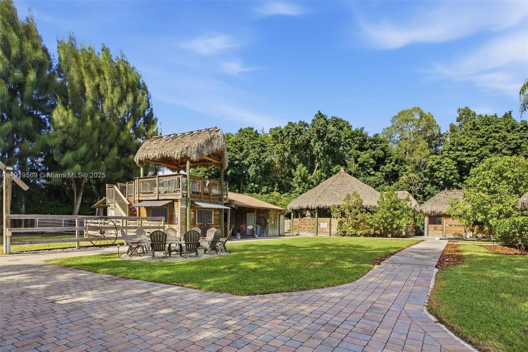 For Sale: $1,700,000 (5 beds, 3 baths, 3500 Square Feet)