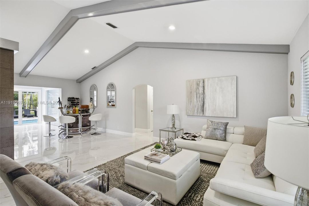 For Sale: $1,700,000 (5 beds, 3 baths, 3500 Square Feet)