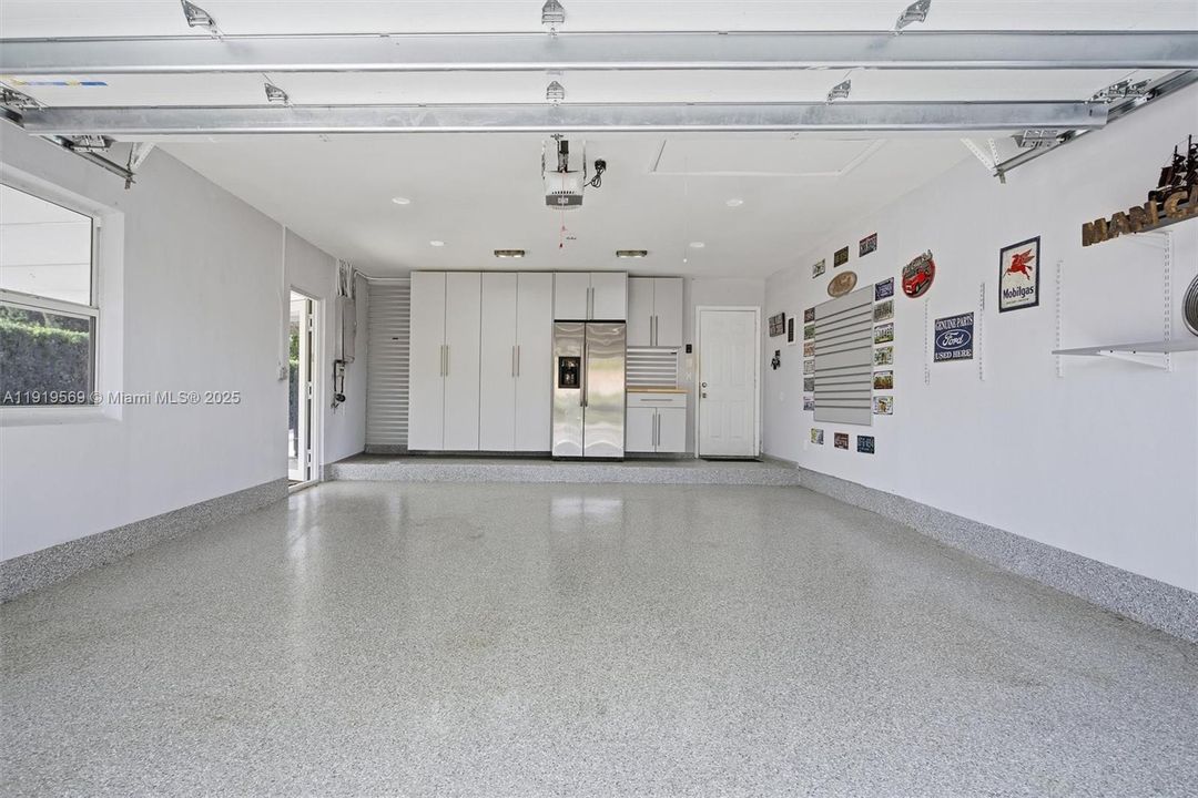 For Sale: $1,700,000 (5 beds, 3 baths, 3500 Square Feet)