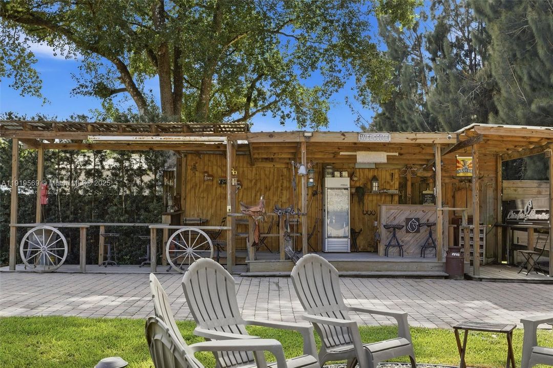 For Sale: $1,700,000 (5 beds, 3 baths, 3500 Square Feet)