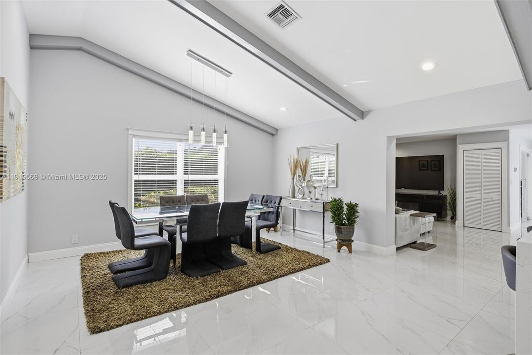 For Sale: $1,700,000 (5 beds, 3 baths, 3500 Square Feet)