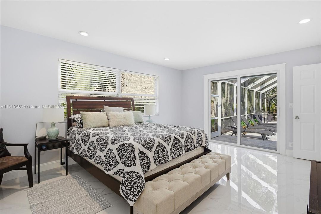 For Sale: $1,700,000 (5 beds, 3 baths, 3500 Square Feet)