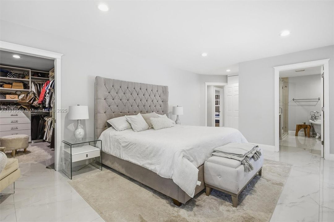 For Sale: $1,700,000 (5 beds, 3 baths, 3500 Square Feet)