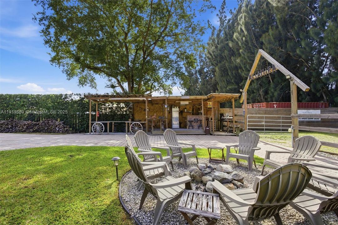 For Sale: $1,700,000 (5 beds, 3 baths, 3500 Square Feet)