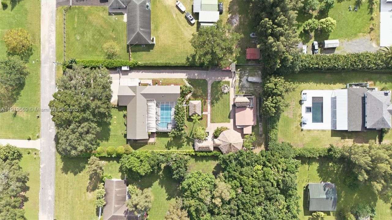 For Sale: $1,700,000 (5 beds, 3 baths, 3500 Square Feet)