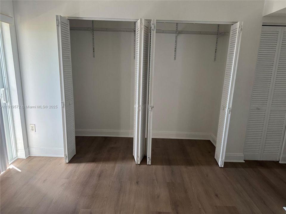 Active With Contract: $2,250 (2 beds, 2 baths, 859 Square Feet)