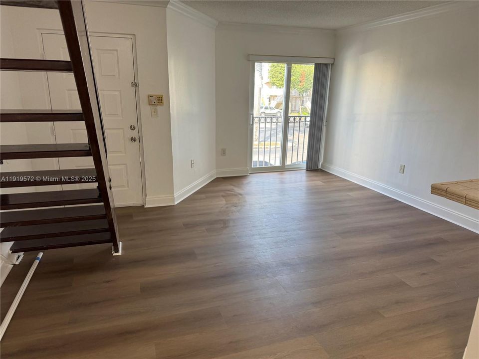 Active With Contract: $2,250 (2 beds, 2 baths, 859 Square Feet)