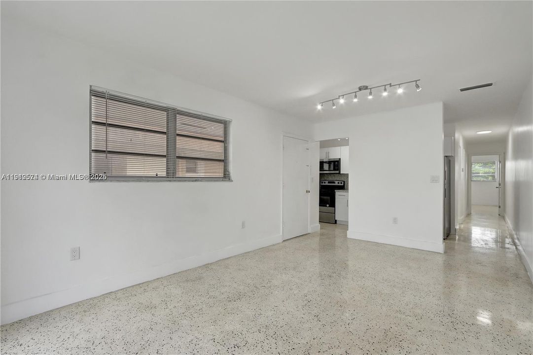 En Renta: $2,300 (2 camas, 1 baños, 3462 Pies cuadrados)