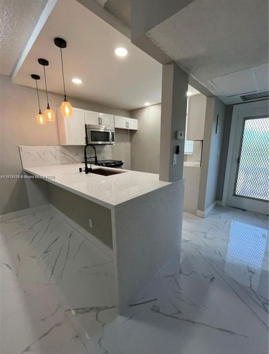 На продажу: $95,000 (1 спален, 1 ванн, 684 Квадратных фут)