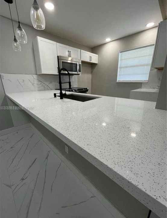 На продажу: $95,000 (1 спален, 1 ванн, 684 Квадратных фут)