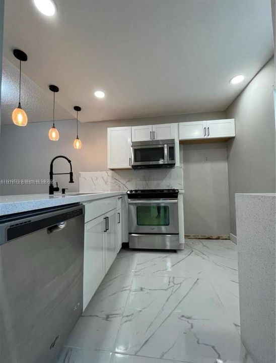 На продажу: $95,000 (1 спален, 1 ванн, 684 Квадратных фут)