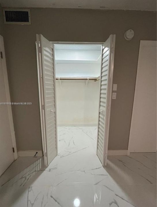 На продажу: $95,000 (1 спален, 1 ванн, 684 Квадратных фут)