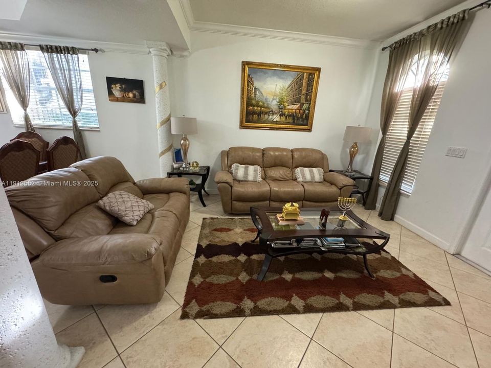 Active With Contract: $3,790 (4 beds, 2 baths, 1800 Square Feet)