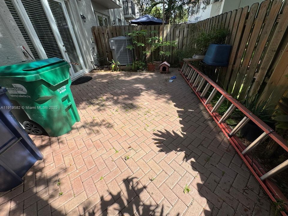 Active With Contract: $3,790 (4 beds, 2 baths, 1800 Square Feet)