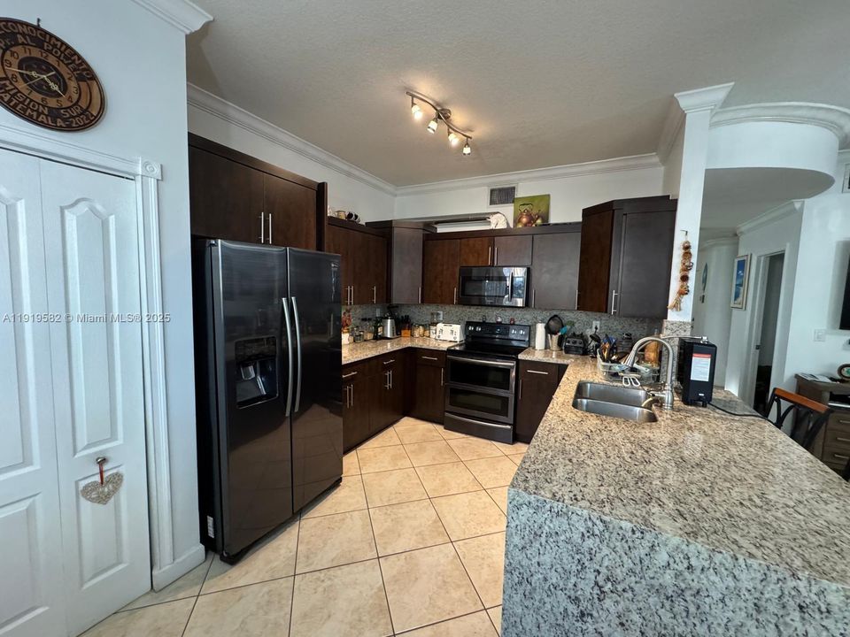 Active With Contract: $3,790 (4 beds, 2 baths, 1800 Square Feet)