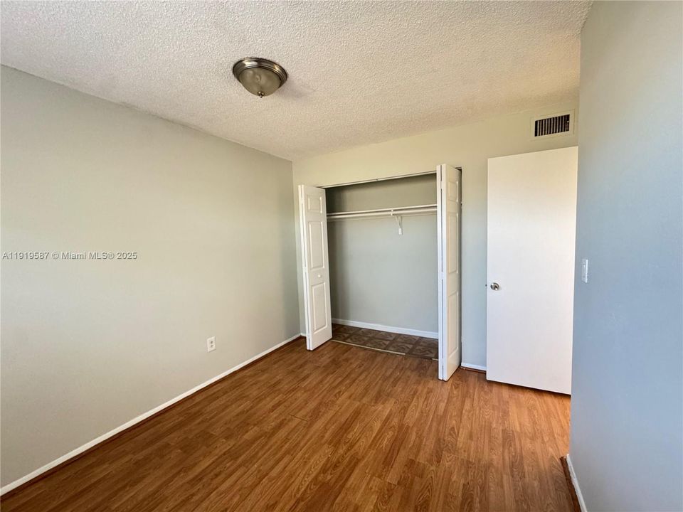 For Rent: $1,750 (2 beds, 1 baths, 768 Square Feet)