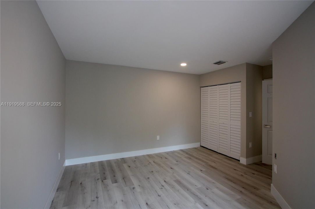 出租: $4,000 (3 贝兹, 2 浴室, 1748 平方英尺)