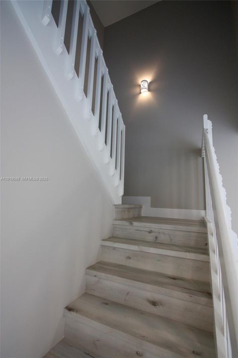 出租: $4,000 (3 贝兹, 2 浴室, 1748 平方英尺)