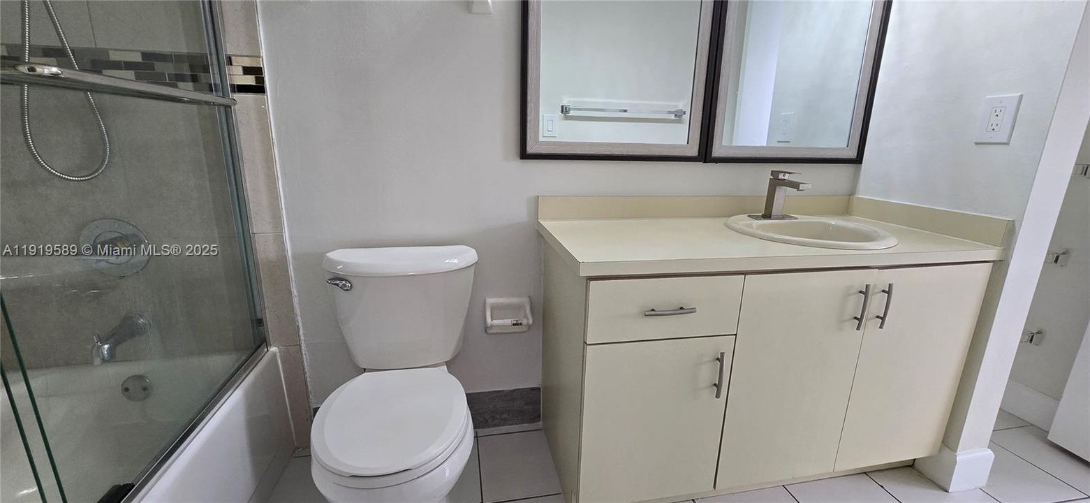 For Sale: $272,000 (2 beds, 1 baths, 960 Square Feet)