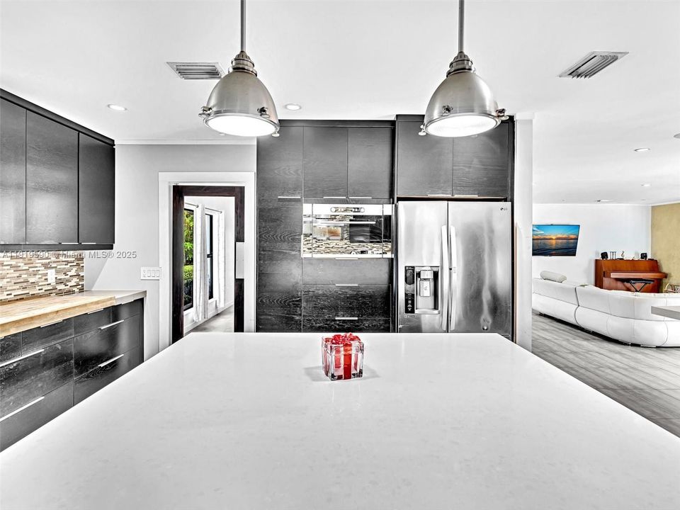 待售: $2,250,000 (5 贝兹, 4 浴室, 4073 平方英尺)