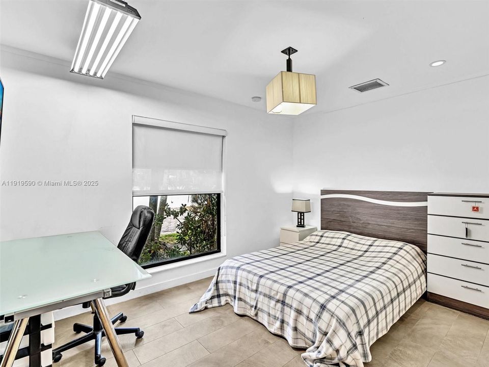 待售: $2,250,000 (5 贝兹, 4 浴室, 4073 平方英尺)